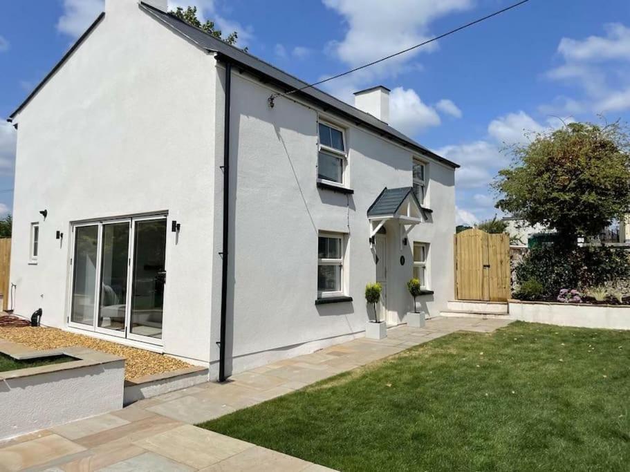 Charming Cottage Close To M4 Bridgend 布里真德 外观 照片