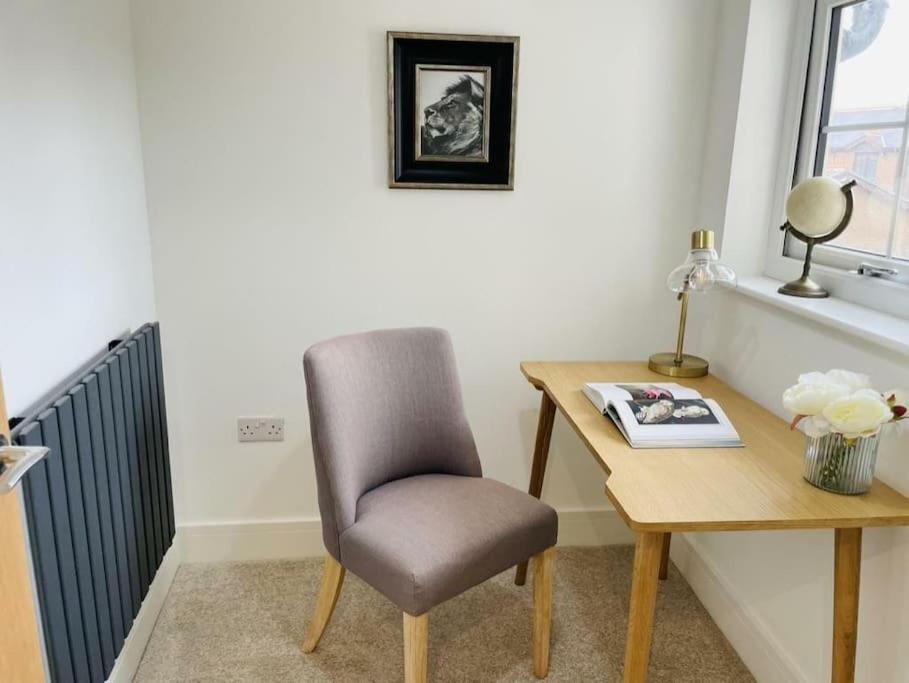 Charming Cottage Close To M4 Bridgend 布里真德 外观 照片